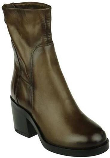 Mjus kort dames laarsje op een blokhak